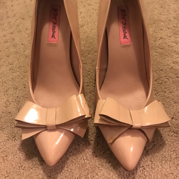 betsey johnson winslow dress sandals